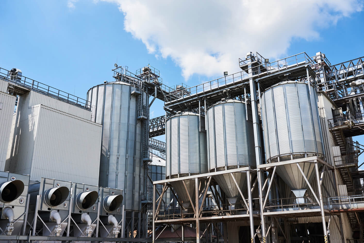 Silos Petrochemical raffinery